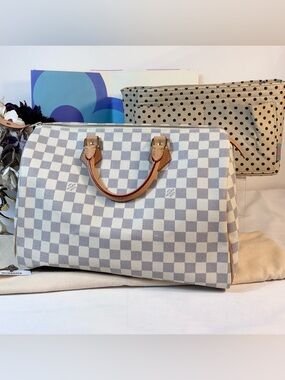 Stunning Louis Vuitton Speedy 35 Azur